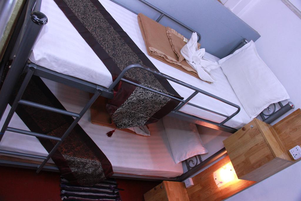 20Th Street Hostel Yangon Exterior photo